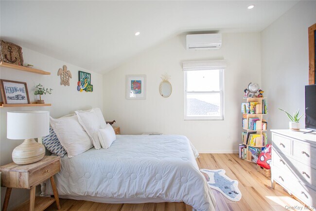 Building Photo - 2175 Bay Blvd