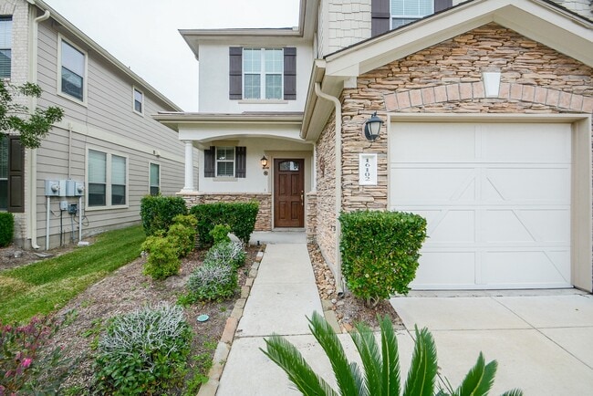 Primary Photo - 16102 Limestone Lake Dr