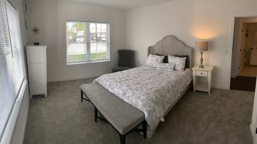 Primary Bedroom - 68 Park Ave
