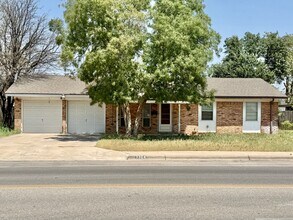 Building Photo - Rental