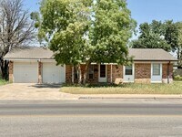 Building Photo - Rental
