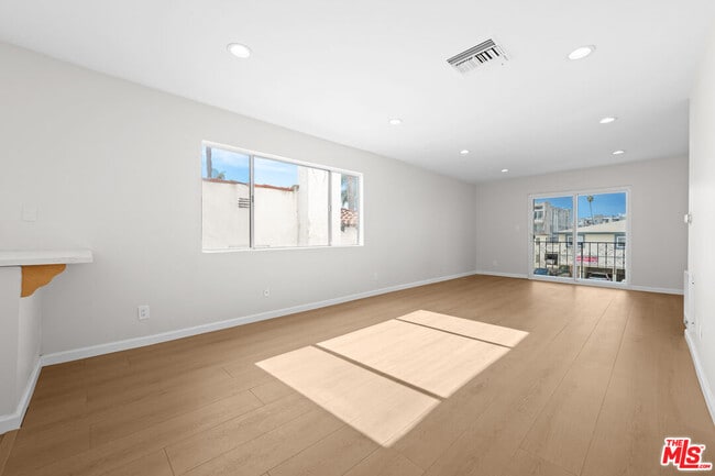 Building Photo - 1206 S Holt Ave