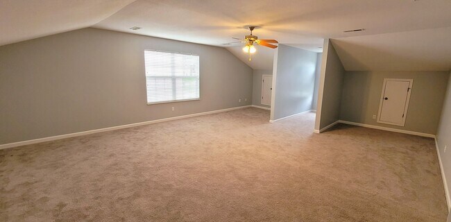 Building Photo - 1645 Wolverine Ln