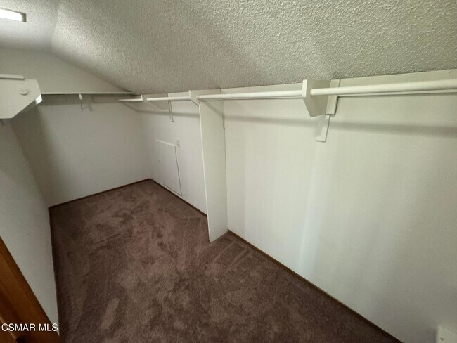 Building Photo - 2930 Reservoir Dr