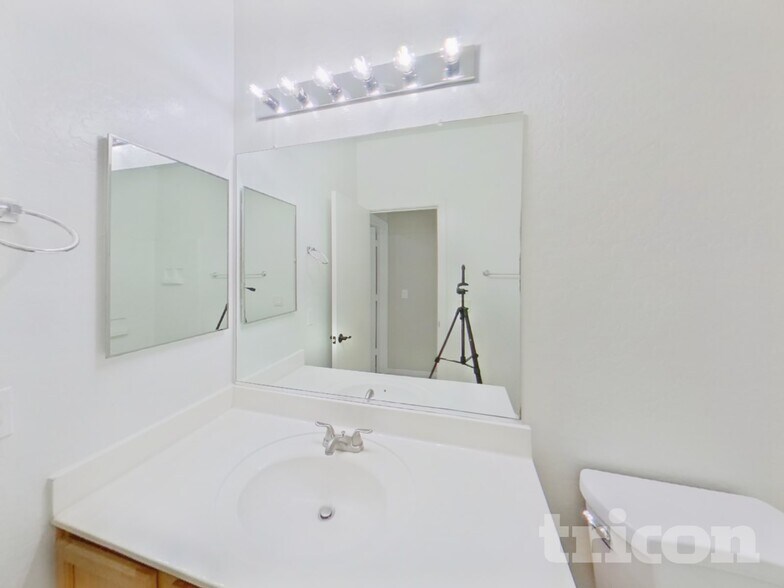 Building Photo - 44995 Portabello Rd