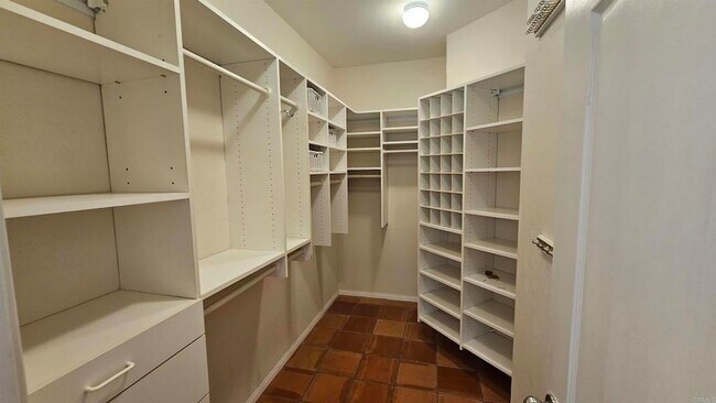 Building Photo - 5365 Caminito Exquisito