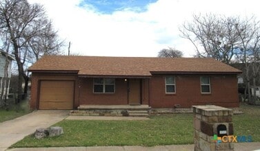 Building Photo - 2103 Crescent Dr