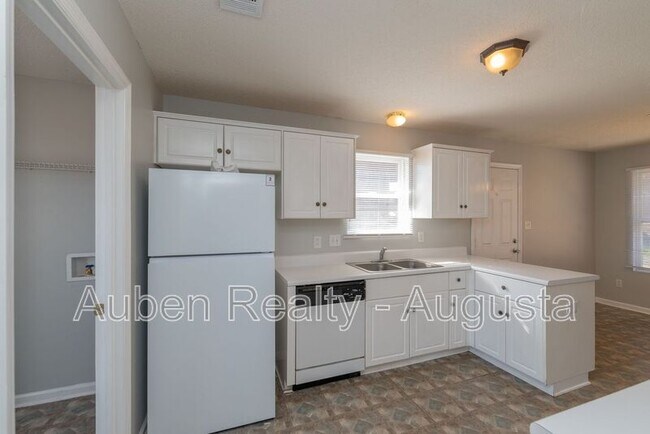 Building Photo - 3428 Monte Carlo Dr