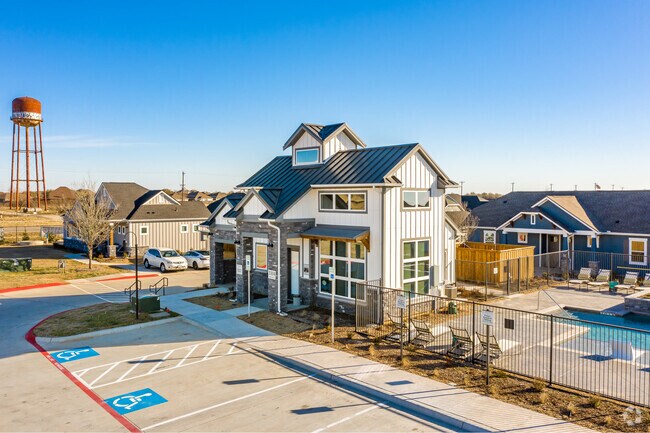 Building Photo - Christopher Todd Neighborhoods Elizabeth Creek