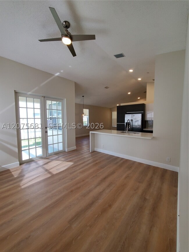 Building Photo - 858 Briar Ridge Rd