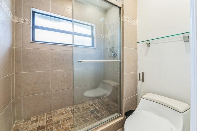 Building Photo - 2924 NW 69th Ct