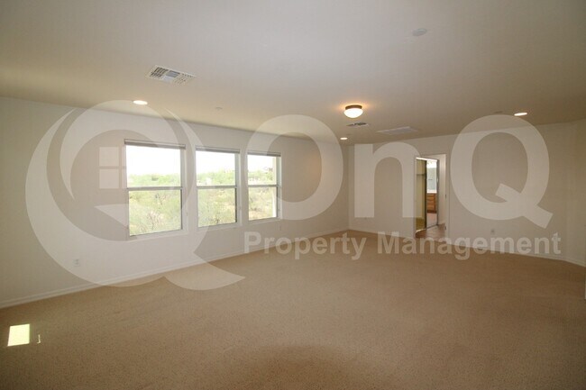Building Photo - 779 W Calle La Bolita