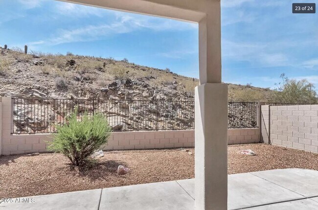Building Photo - 315 W Mountain Sage Dr