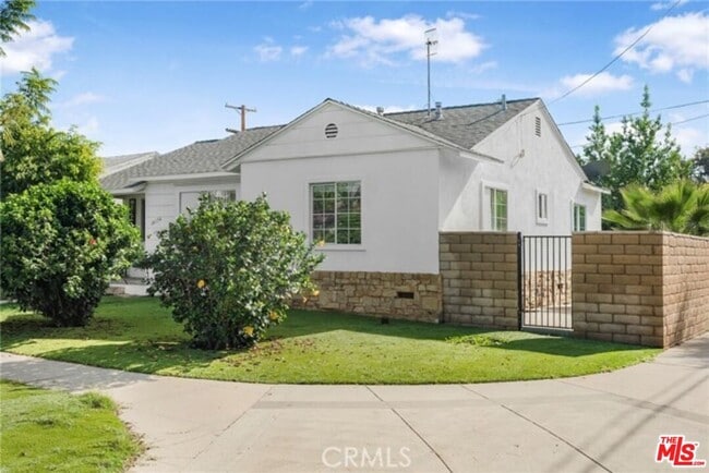 Building Photo - 16154 Gilmore St