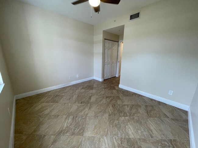 Building Photo - ANNUAL RENTAL - 2 BED / 2 BATH CONDO AT ST...