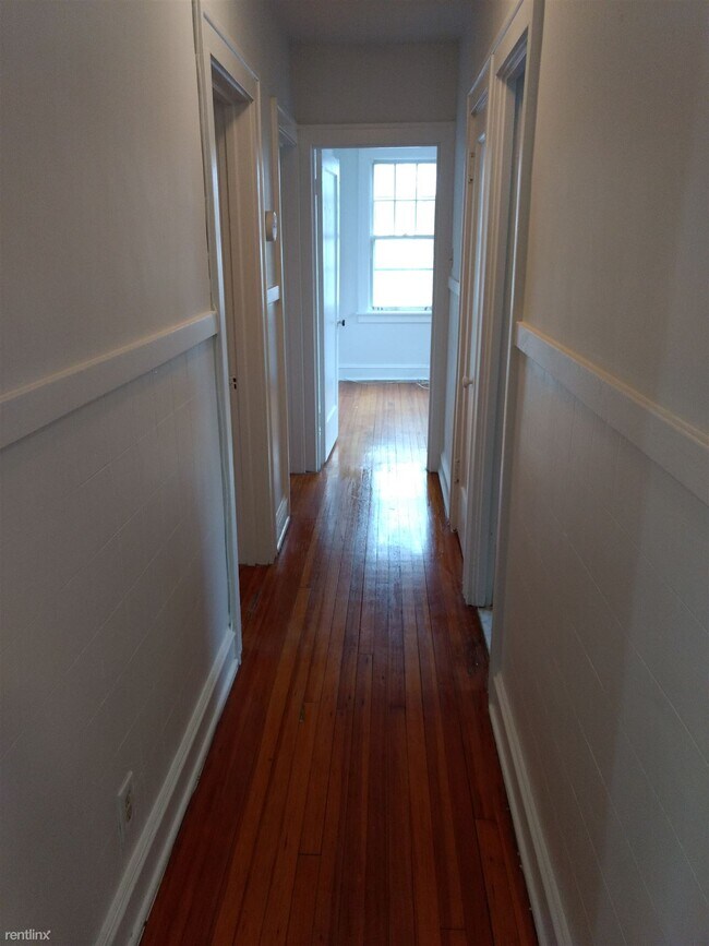 Building Photo - 3 br, 1 bath Duplex - 899 Mercer Street 2