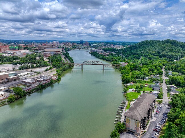 Building Photo - **Stunning Waterfront Condo in Downtown Knoxville**  2 Bedroom, 2 bath Fully renovated! Available...