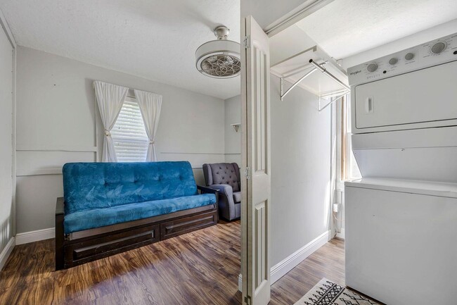 Building Photo - 1425 E Crisafulli Rd