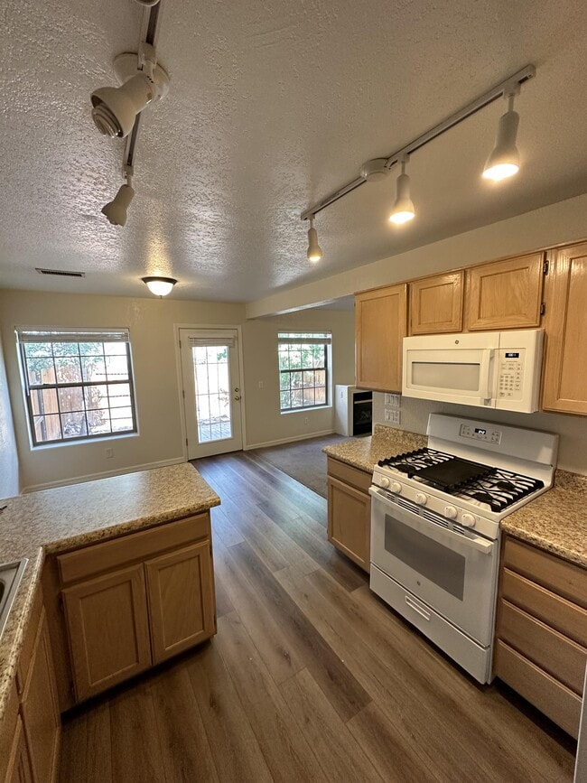 Building Photo - 2561 S Gravel Ln