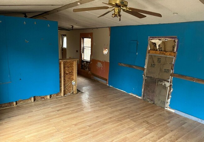 Building Photo - 4.63-Acres! - $390 Month / $700 Down