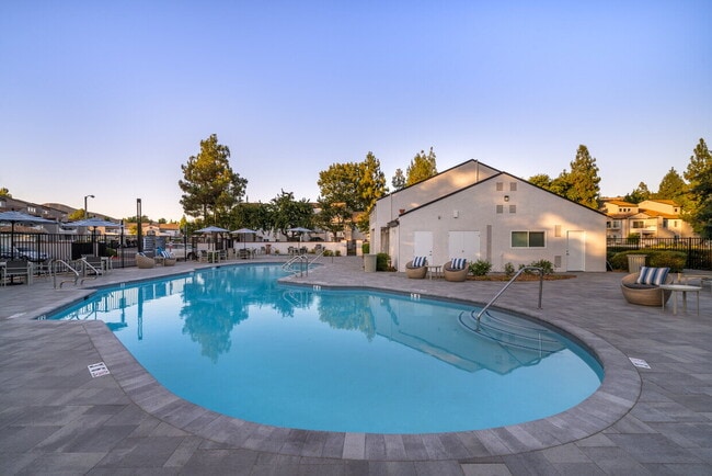 Building Photo - Charming 1-Bedroom Retreat in Calabasas – ...