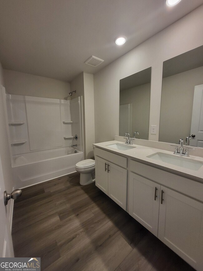Building Photo - 250 Sope Crk Cir