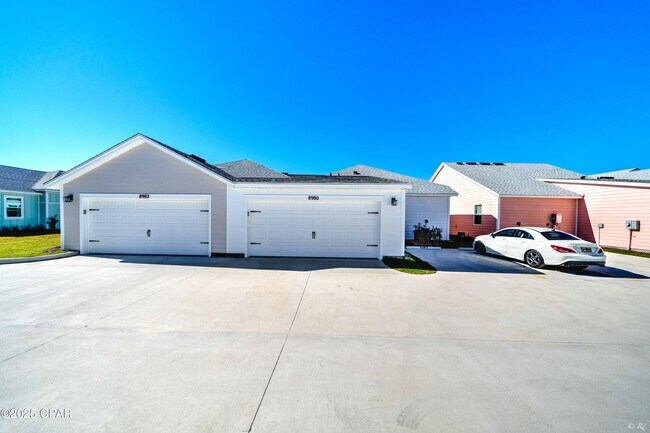 Building Photo - 8980 Coral Reef Wy