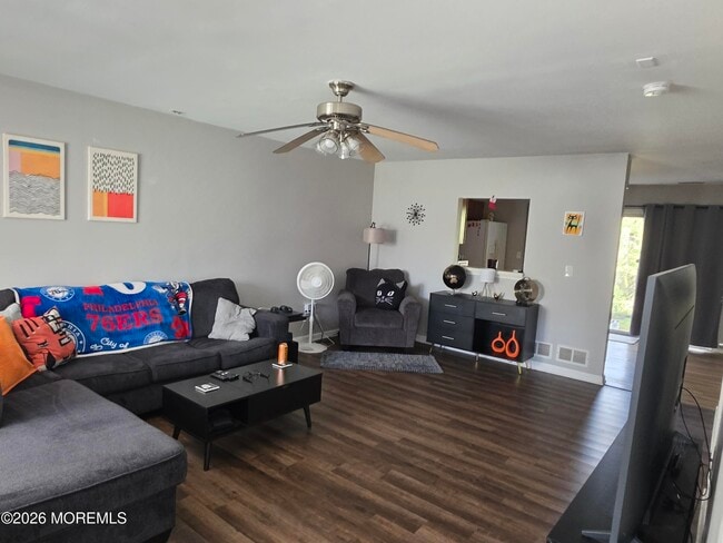 Building Photo - 421 Ibis Ct