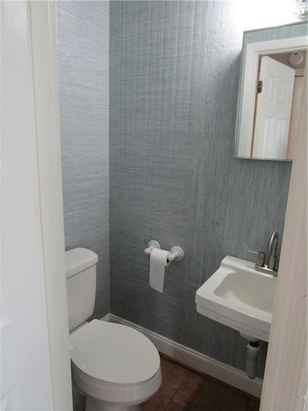 Building Photo - 1235 Riverside Dr