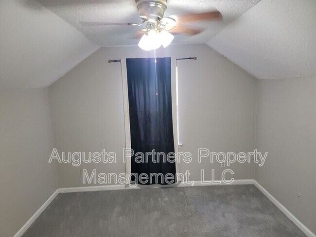 Building Photo - 1846 S Barton Dr