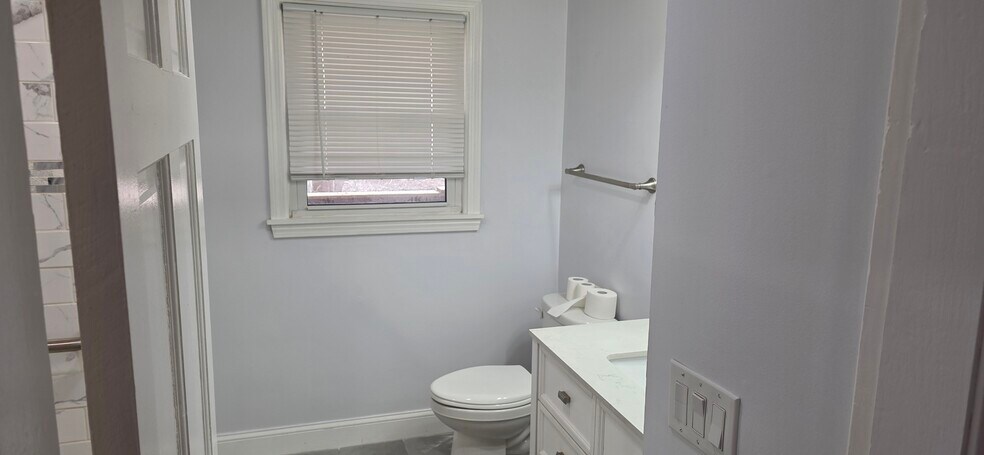 Building Photo - 32 Theresa St