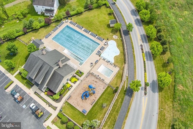 Building Photo - 223 Flagstone Rd