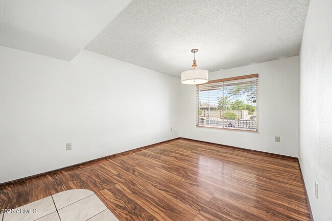 Building Photo - 9847 W Wrangler Dr