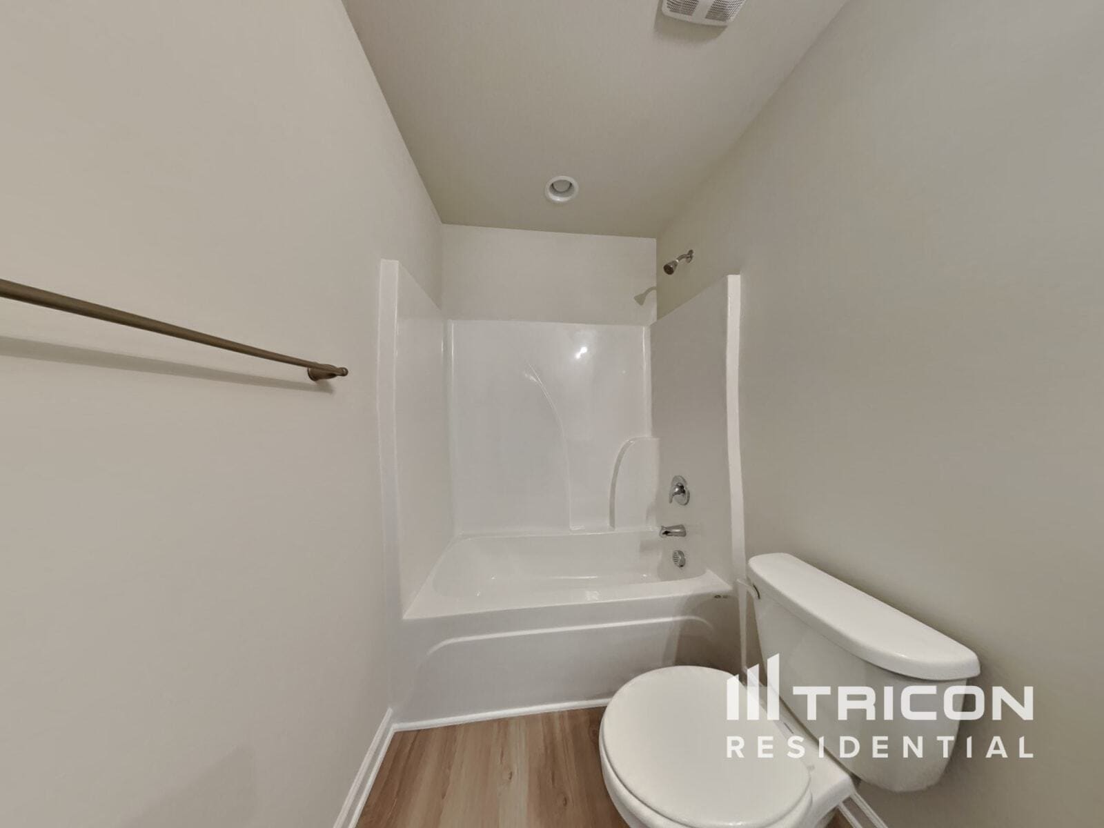 Building Photo - 572 Lakerun Dr