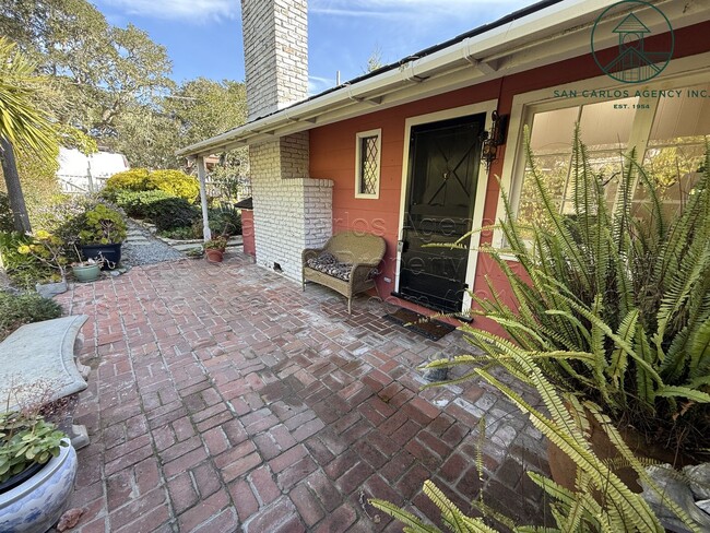 Building Photo - Charming Four Bedroom Carmel-by-the-Sea Co...