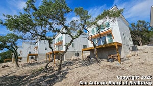 Building Photo - 2004 Cedar Hill Dr