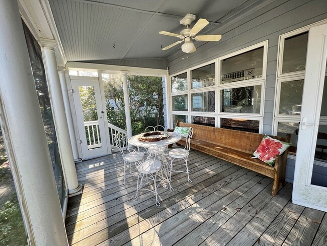 Building Photo - 4 Lee St