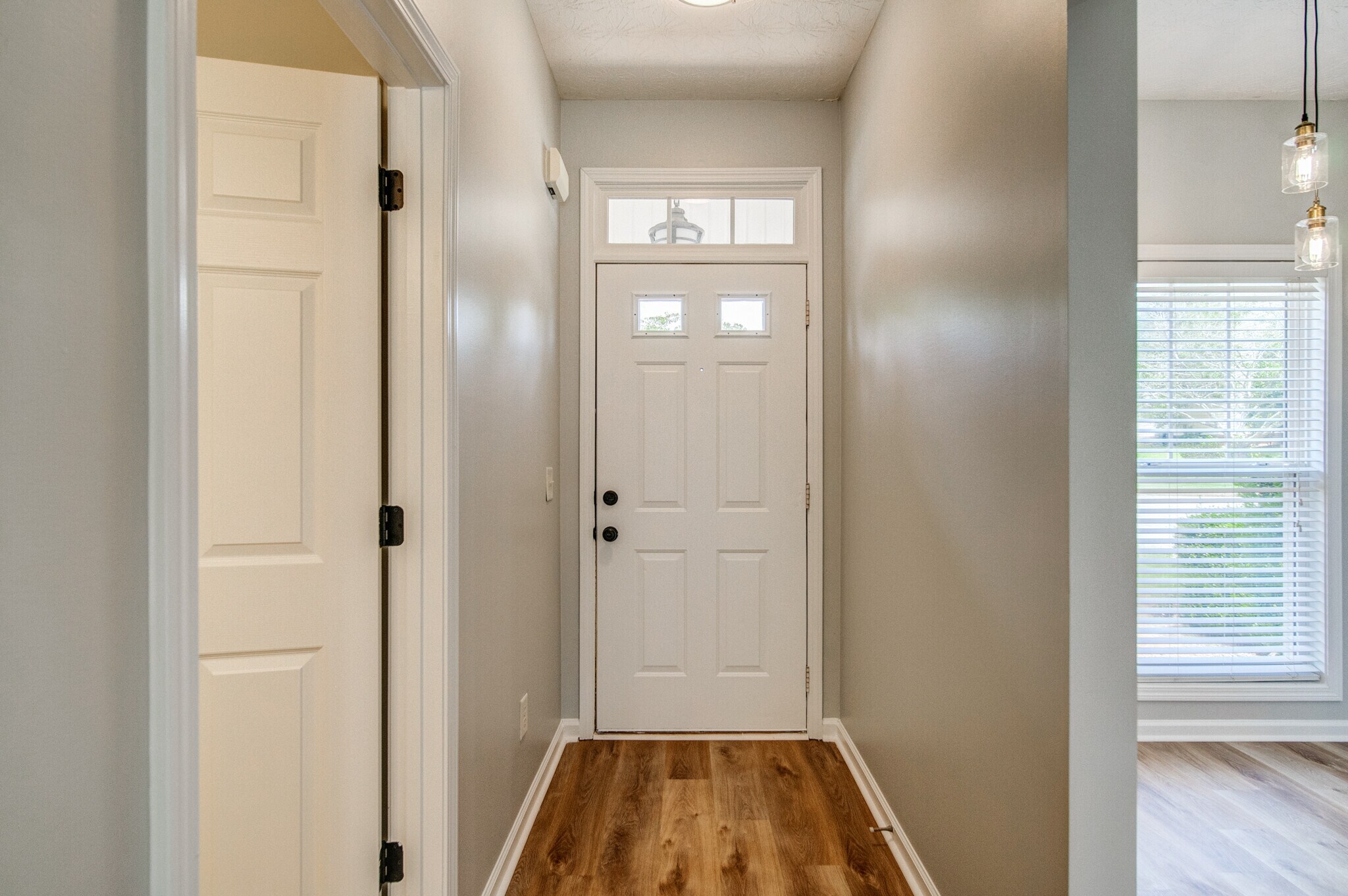 Building Photo - 211 Pearl Chambers Dr