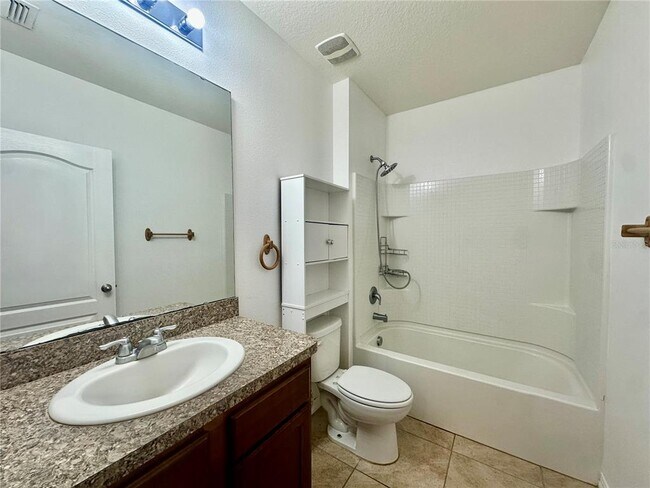 Building Photo - 988 Summer Glen Dr