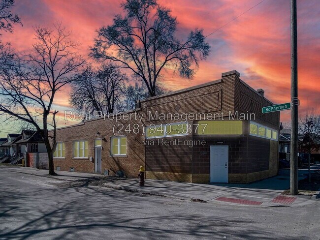 Building Photo - 12303 Klinger St