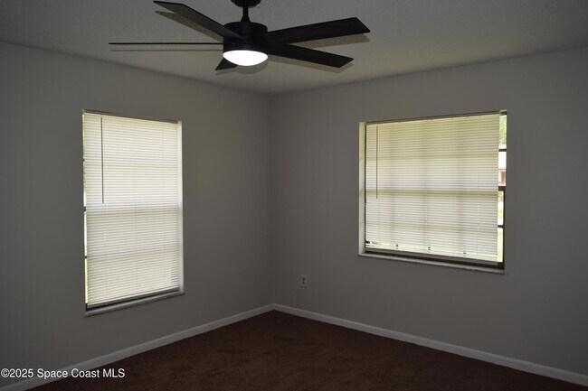 Building Photo - 326 Decordre Rd SE