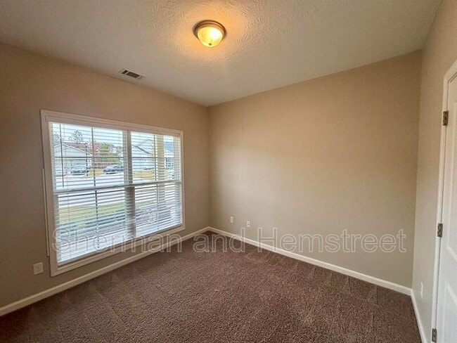 Building Photo - 4017 Pensacola Way