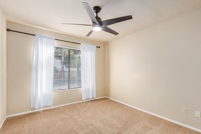Building Photo - 10060 E San Bernardo Dr