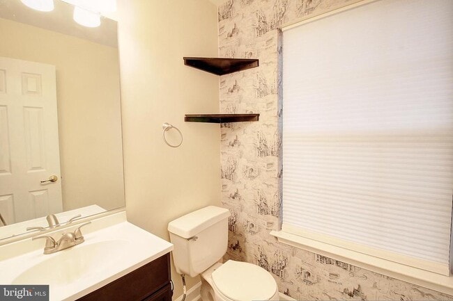 Building Photo - 9261 Ridgefield Cir