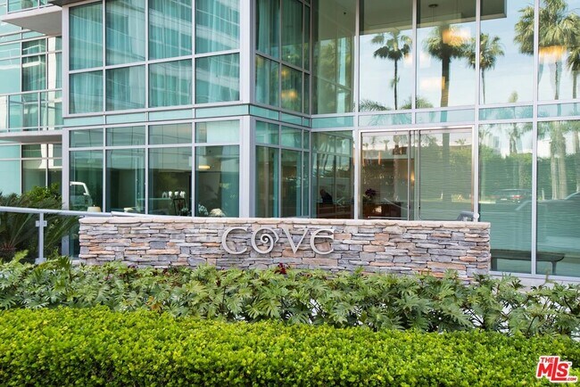 Building Photo - 13650 Marina Pointe Dr