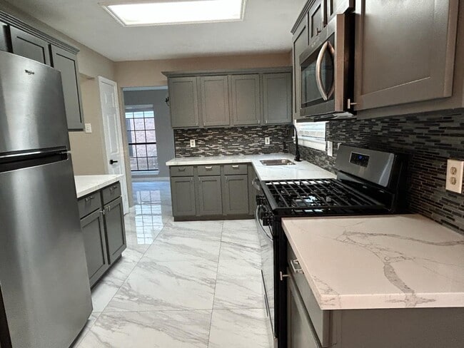 Building Photo - 14210 Orchard Farms Ln