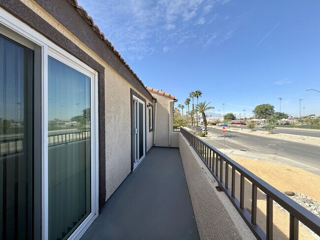 Building Photo - RECENTLY RENOVATED! 3 Bedroom 1 Bathroom Apartment in Indio, CA