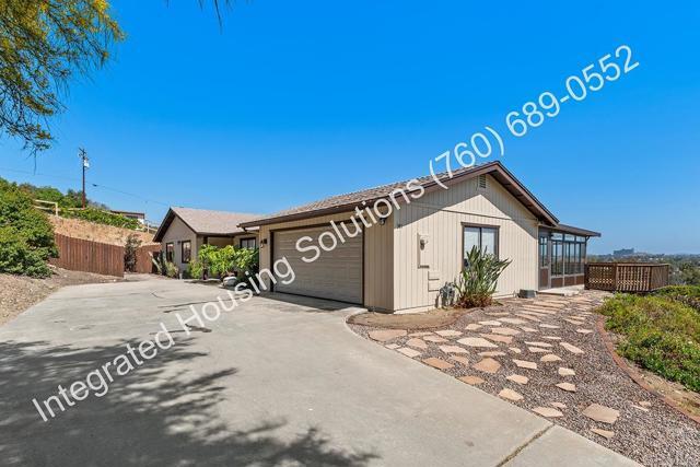 Building Photo - 945 Pinon St