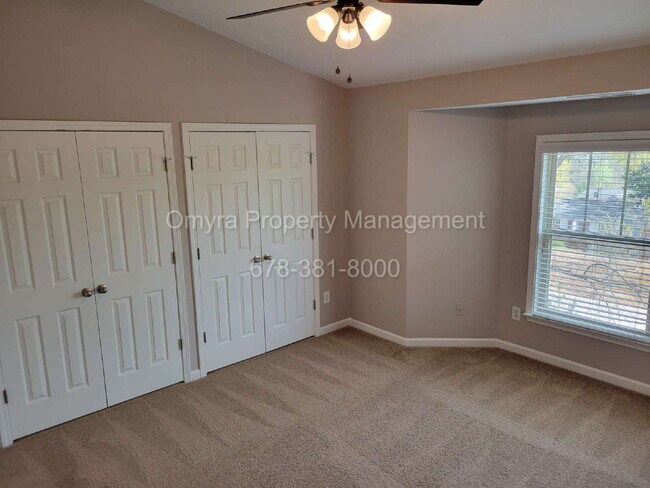 Building Photo - Beautiful Townhome steps away from the Beltline!