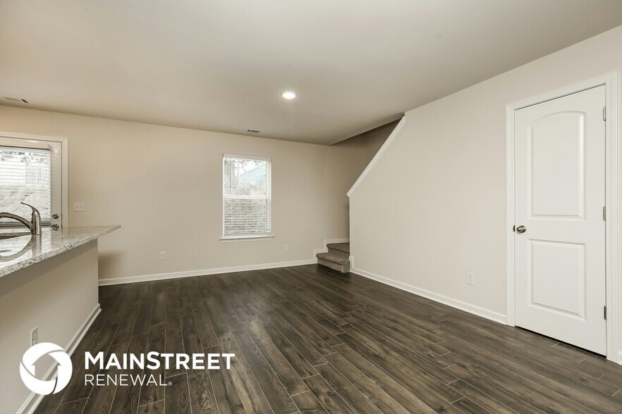 Building Photo - 213 Renwick Dr